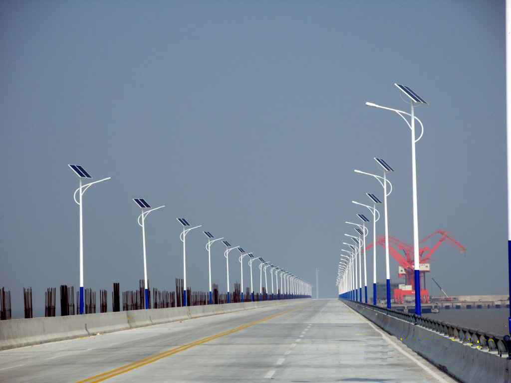Solar-powered Street Lighting Projects Design & Execution